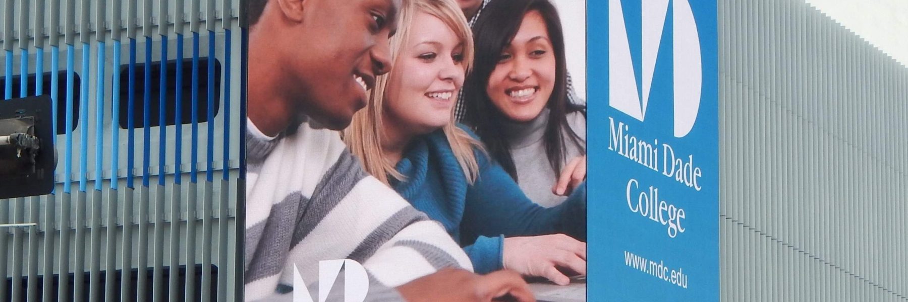 Electronic message centers sgins
