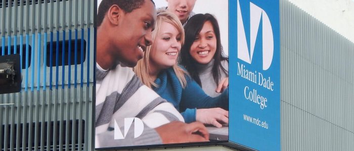 Electronic message centers sgins